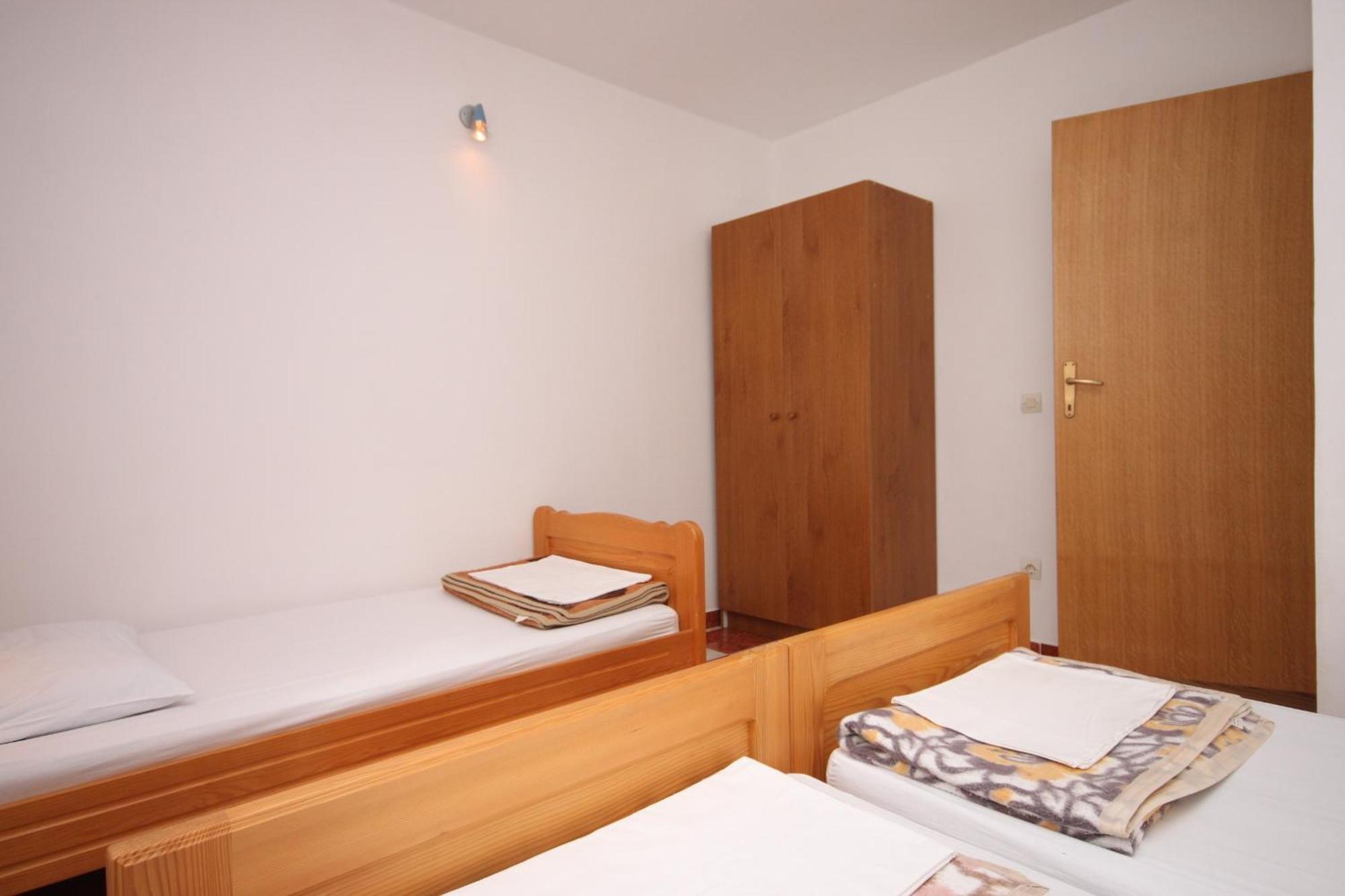 Apartments With A Parking Space Starigrad, Paklenica - 6618 Chambre photo