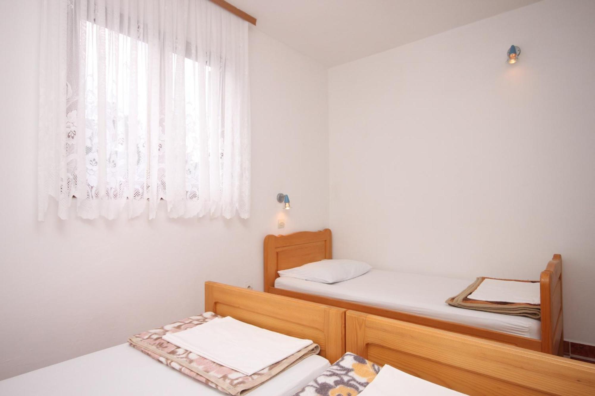 Apartments With A Parking Space Starigrad, Paklenica - 6618 Chambre photo